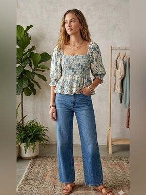 American Eagle Outfitters Blue Floral Smocked Peasant Top